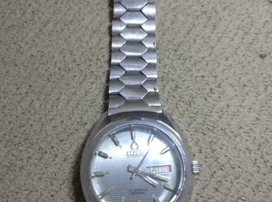 Jam tangan vintage Titus automatic