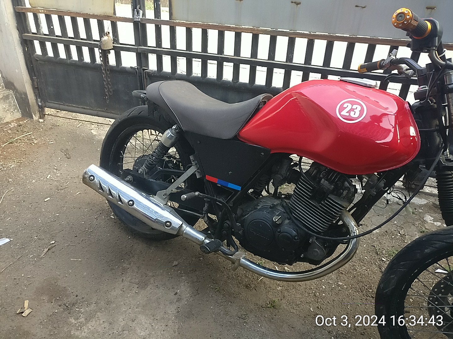 Suzuki thunder 2007 custom bobber